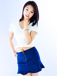 Asian single Ran (Selena) from Taiyuan, China
