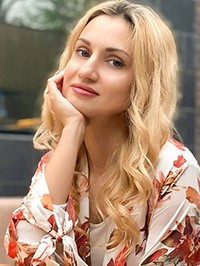 Ukrainian single Anna from Mariupol, Ukraine
