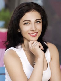 Ukrainian single Valentina from Mangush, Ukraine