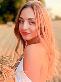 Ukrainian single Alina from Mariupol, Ukraine