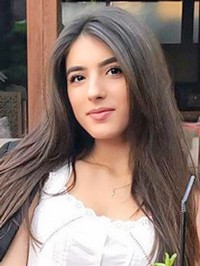 European single Amina from Casablanca, Morocco