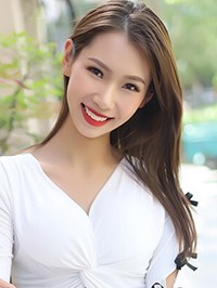 Asian woman Siwen from Yulin, China