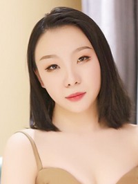Asian woman Weiwei from Zoucheng, China